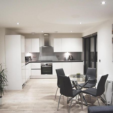 Morland Apartments - Ромфорд Екстериор снимка