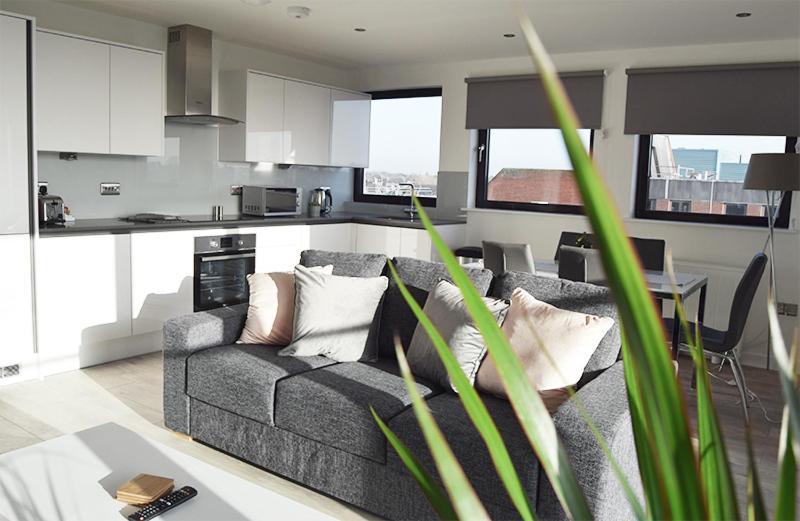 Morland Apartments - Ромфорд Екстериор снимка
