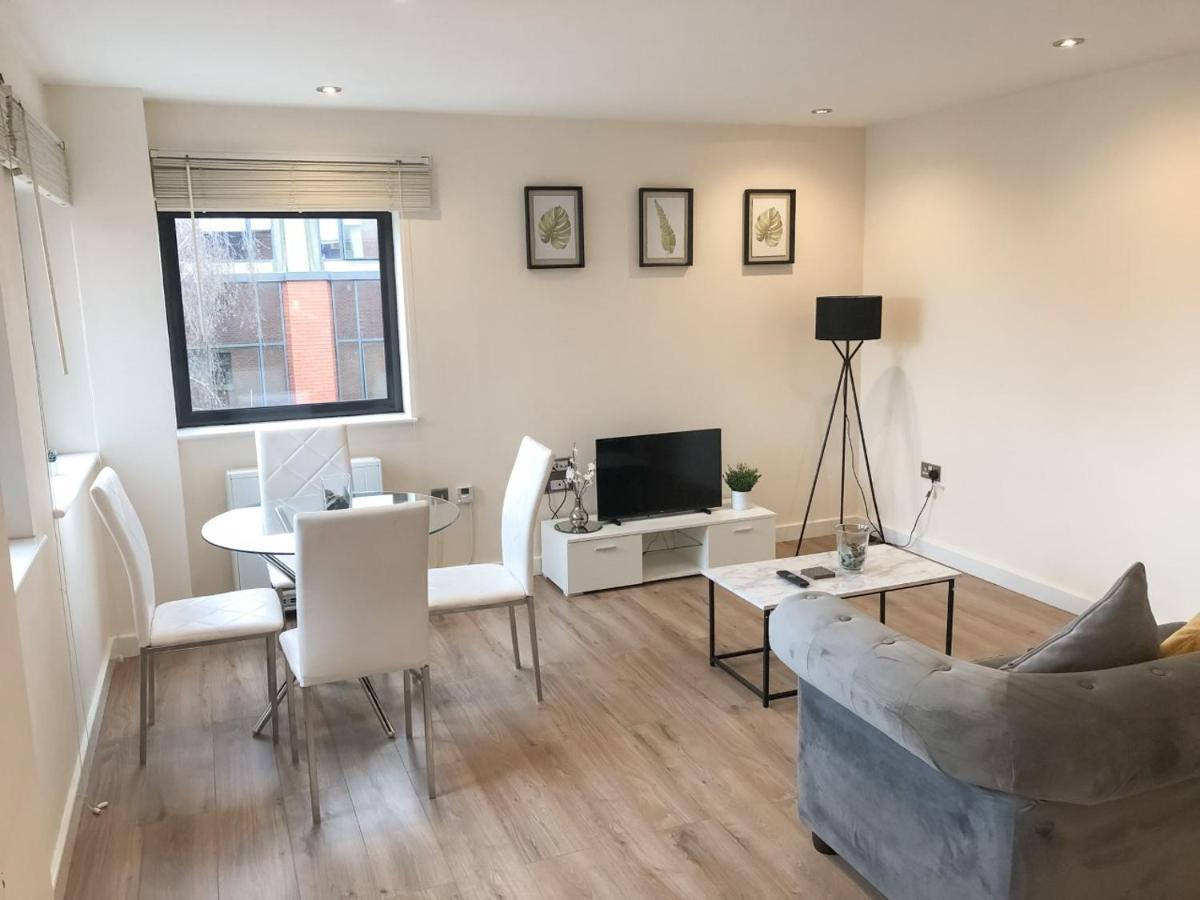Morland Apartments - Ромфорд Екстериор снимка