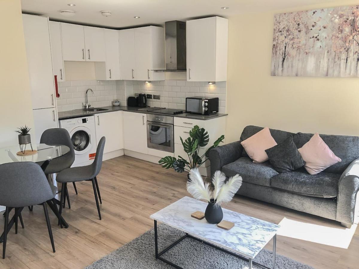 Morland Apartments - Ромфорд Екстериор снимка