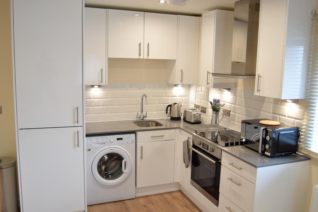 Morland Apartments - Ромфорд Екстериор снимка