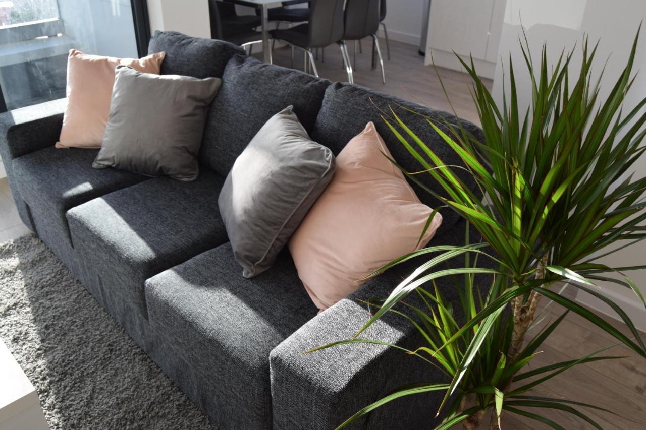 Morland Apartments - Ромфорд Екстериор снимка