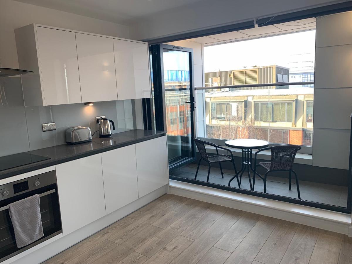 Morland Apartments - Ромфорд Екстериор снимка